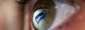 Úristen, házasodunk! a Facebookon! Gyertek!